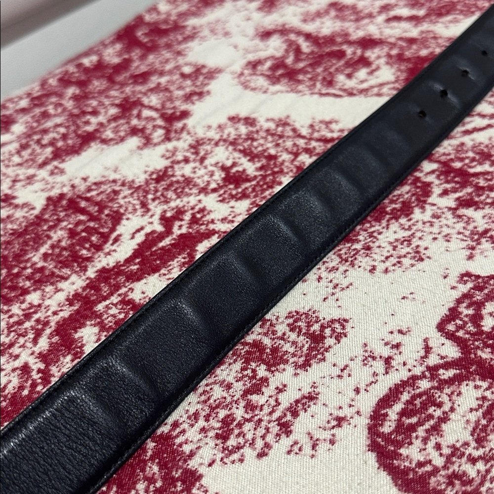 Gucci Black Belt with Gold GG Buckle - Picture 5 of 8